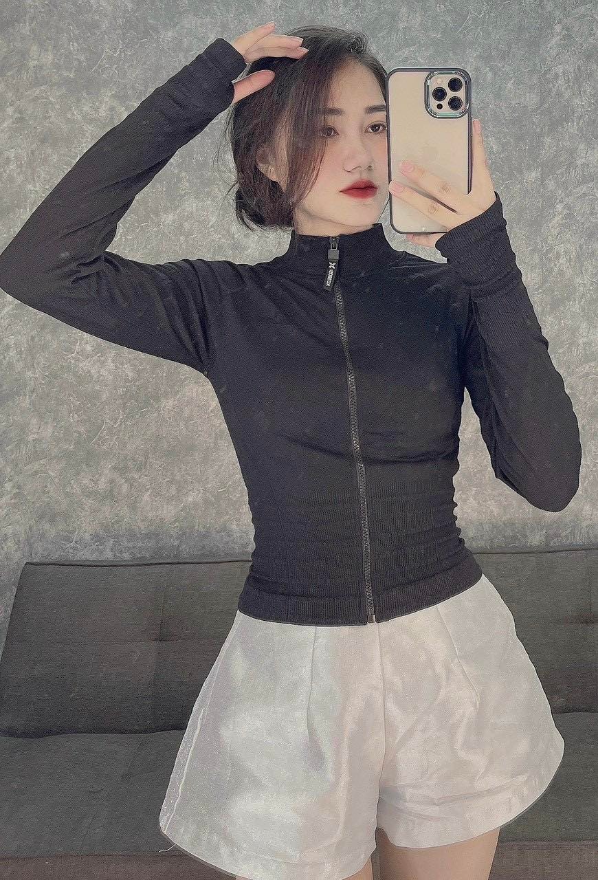 Áo khoác croptop quảng châu isoblox cao cấp