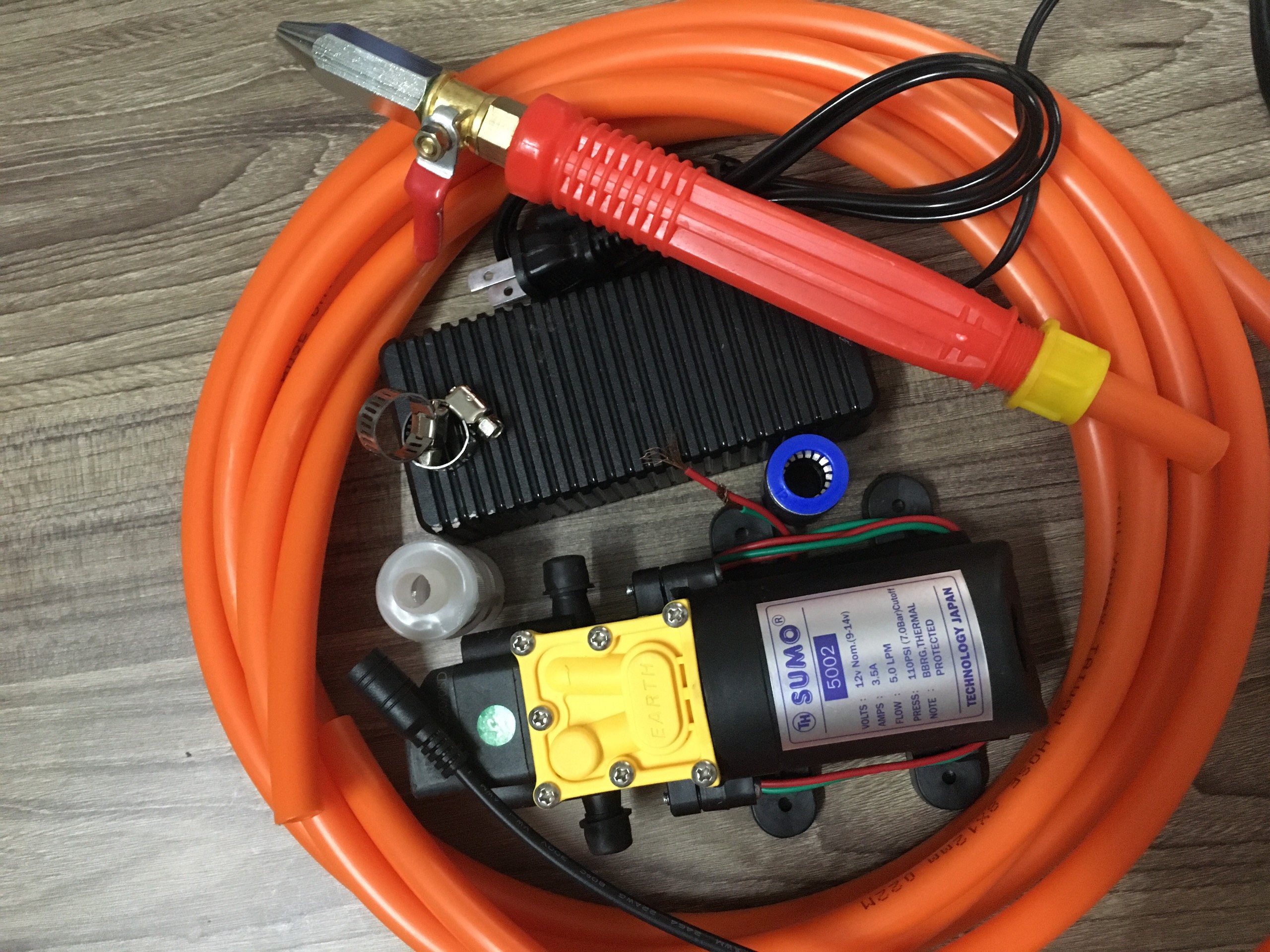Bộ máy rửa xe mini 12V Sumo công suất 60w