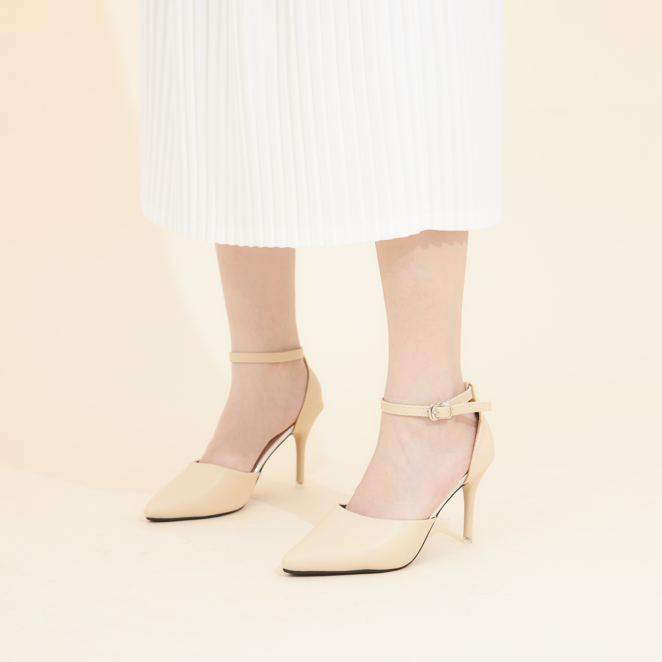 Giày MWC 3738 - Giày Sandal Cao Gót Đế Nhọn 7CM Bít Mũi