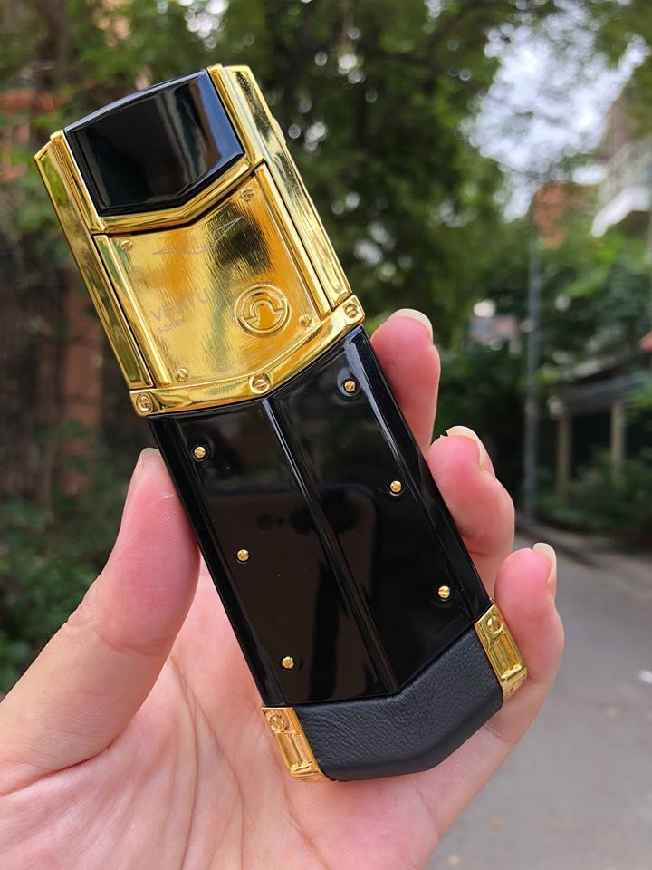 ĐIỆN THOẠI ĐỘC LẠ SIGNATURE K8 LƯNG DA BỀN ĐẸP