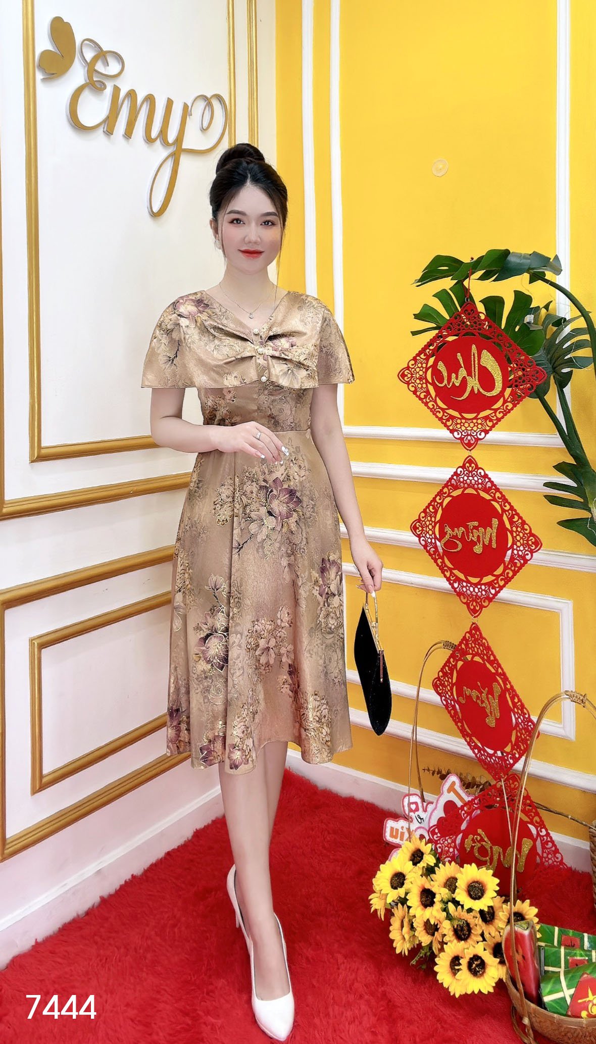 Đầm EMY EM7444 Xoè Lụa Vân Pháp LVP Vai Choàng