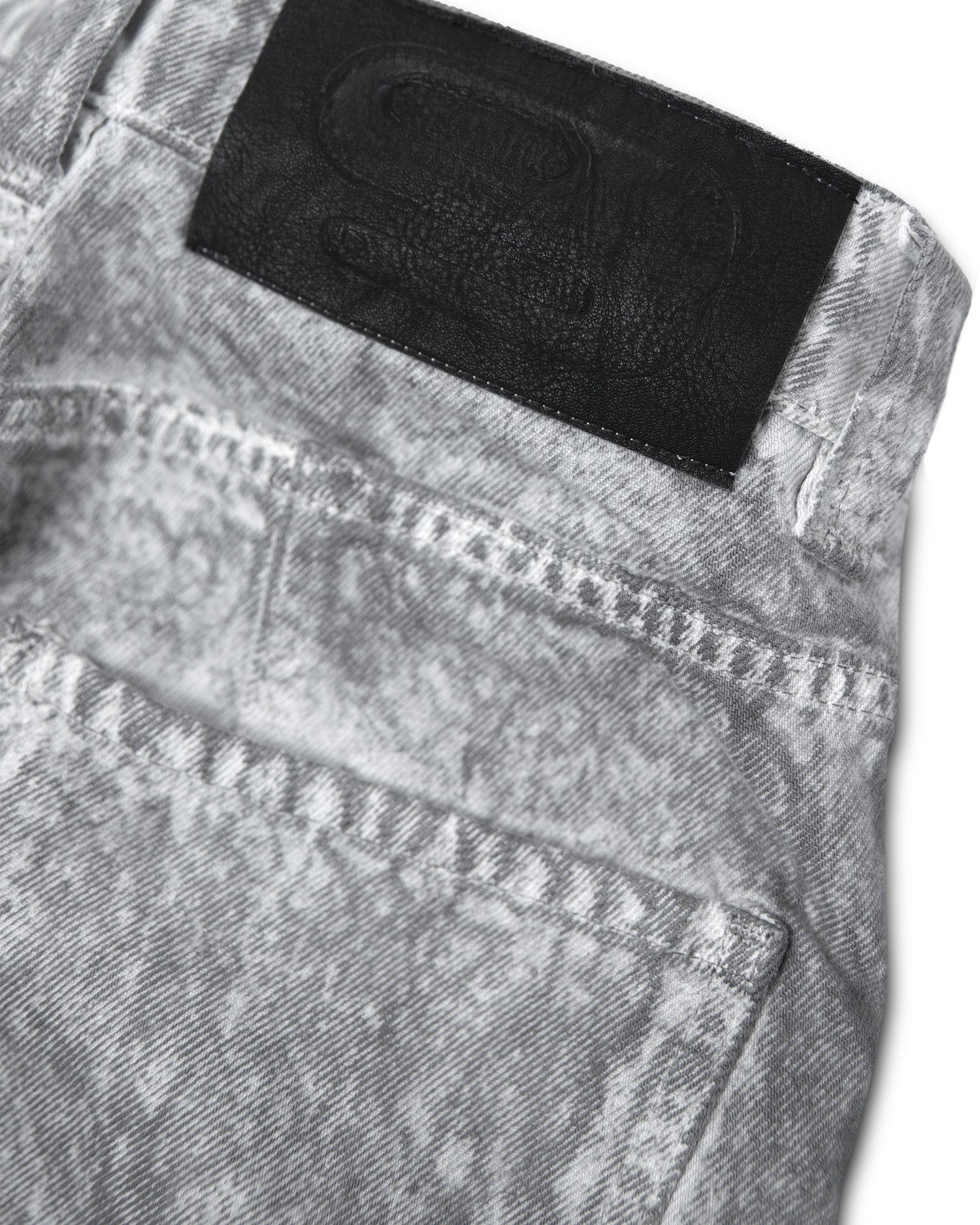 ZIPPED GREY WASHED DENIM PANTS