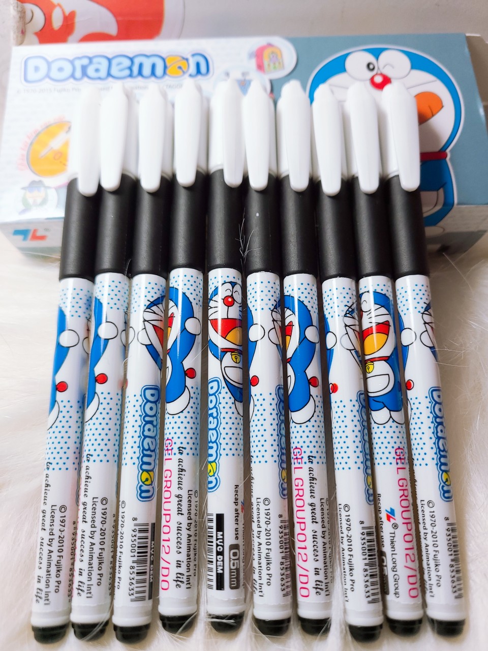 01 HỘP 20 CÂY BÚT GEL 012 DORAEMON MỰC ĐEN - ĐẦU NGÒI 0.5MM.