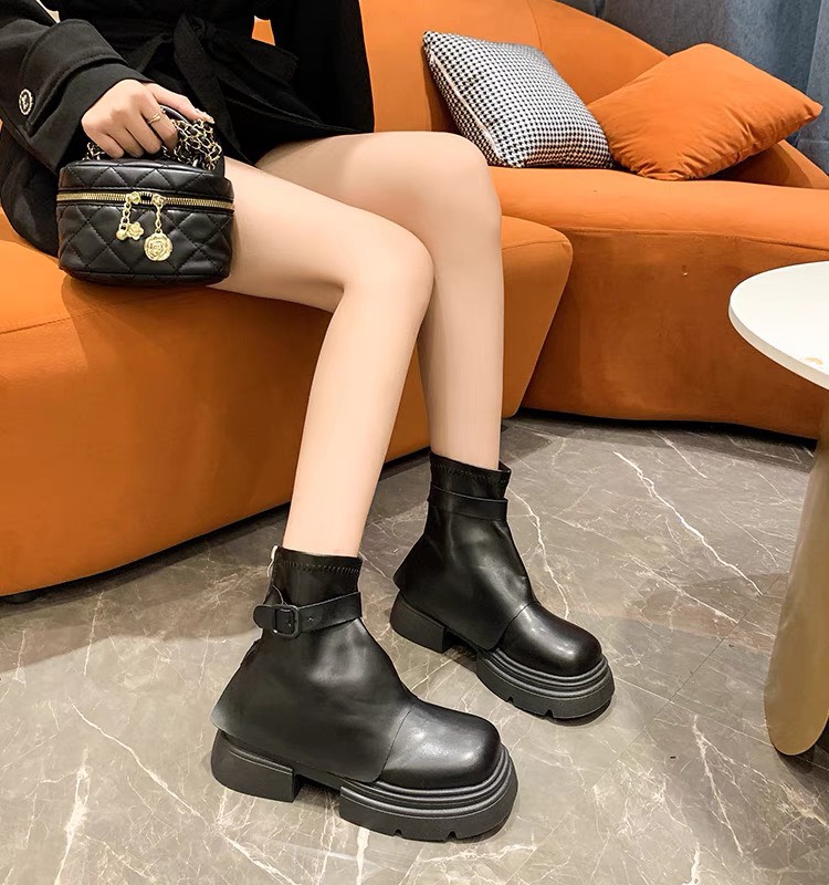 [SIÊU SALE NĂM MỚI] Bốt nữ cổ lửng lót nỉ thời trang đế 5cm Moon
