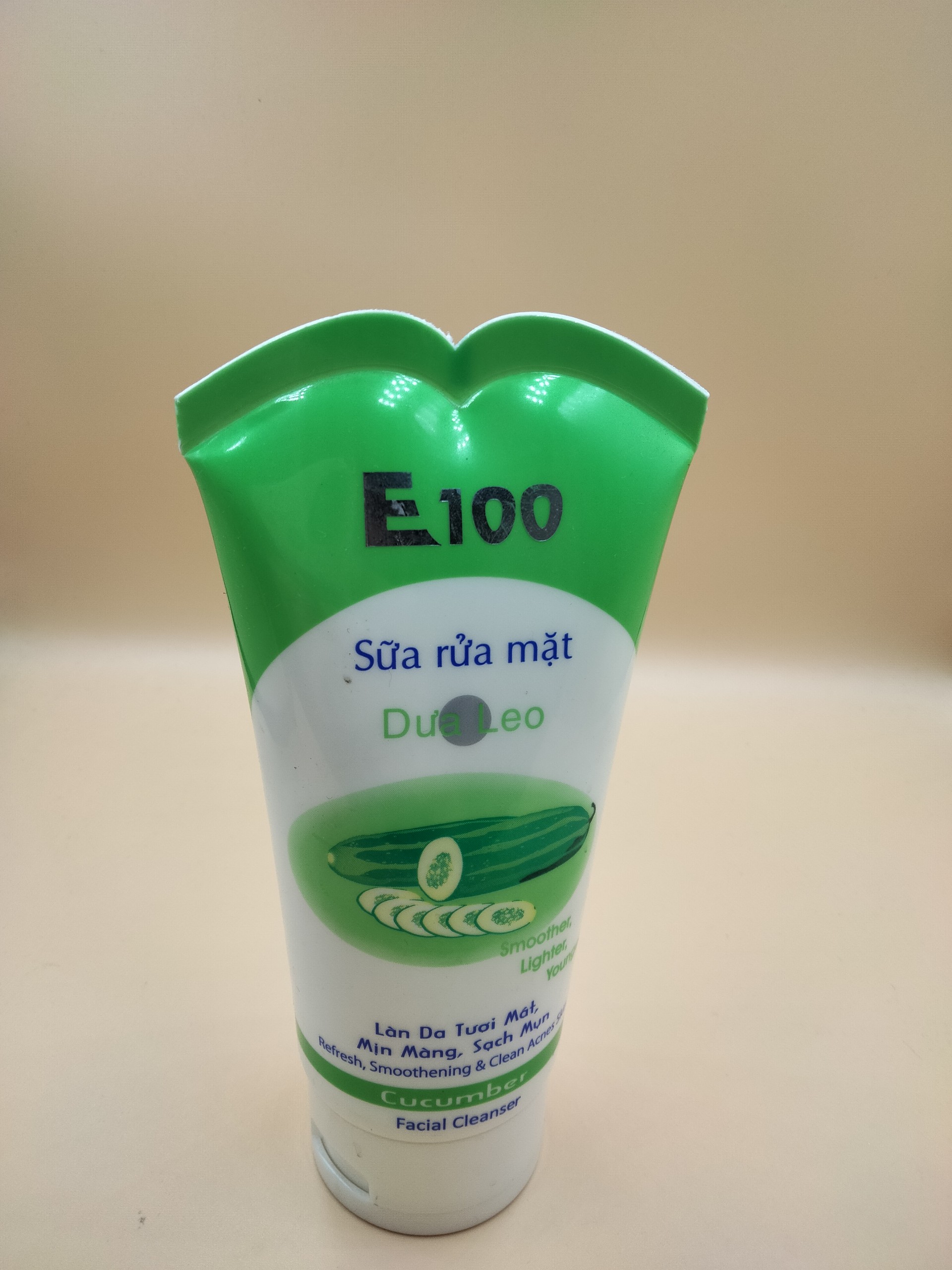 Sữa rửa mặt e100