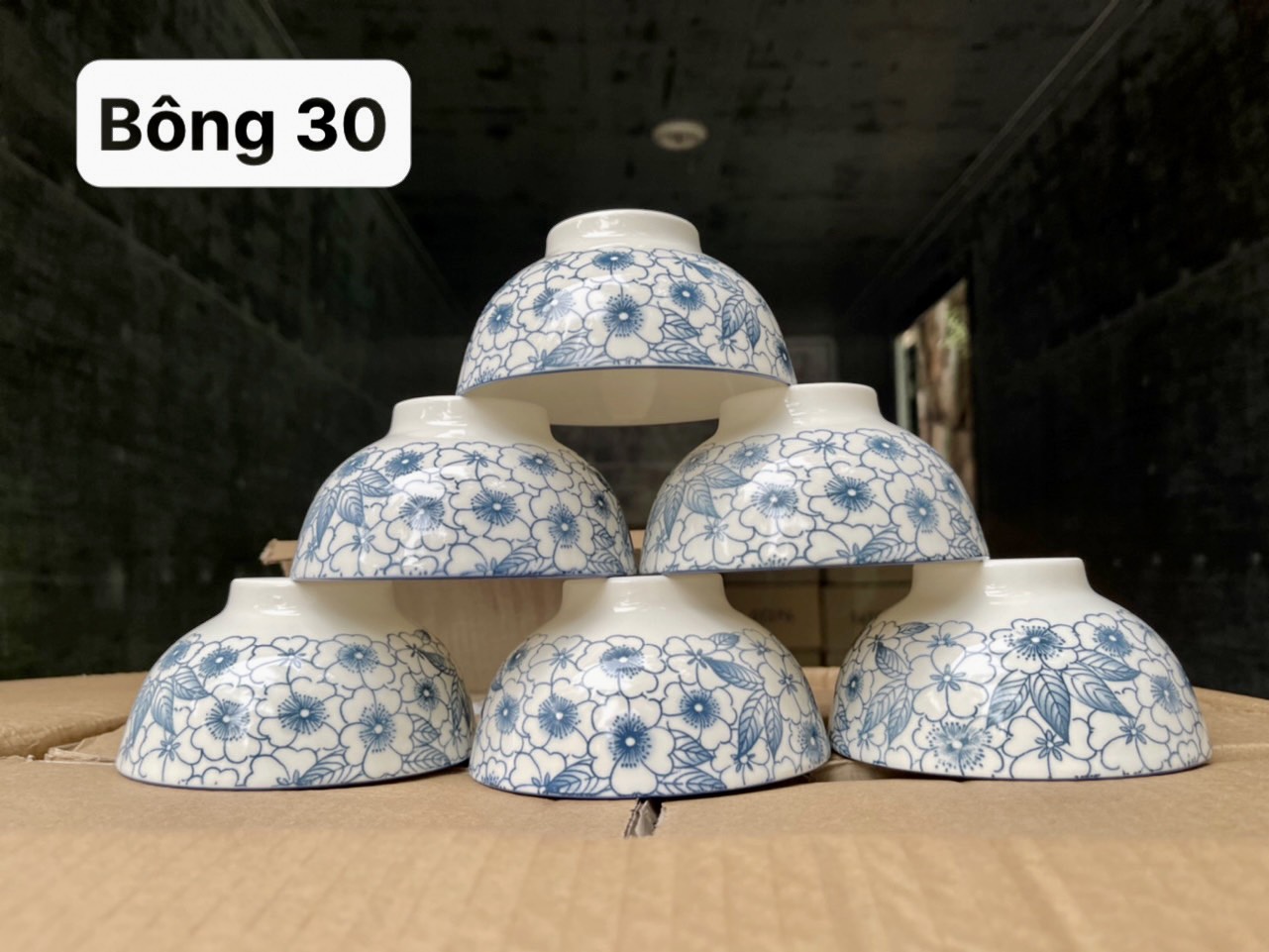 Bát sứ chiếc in hoa