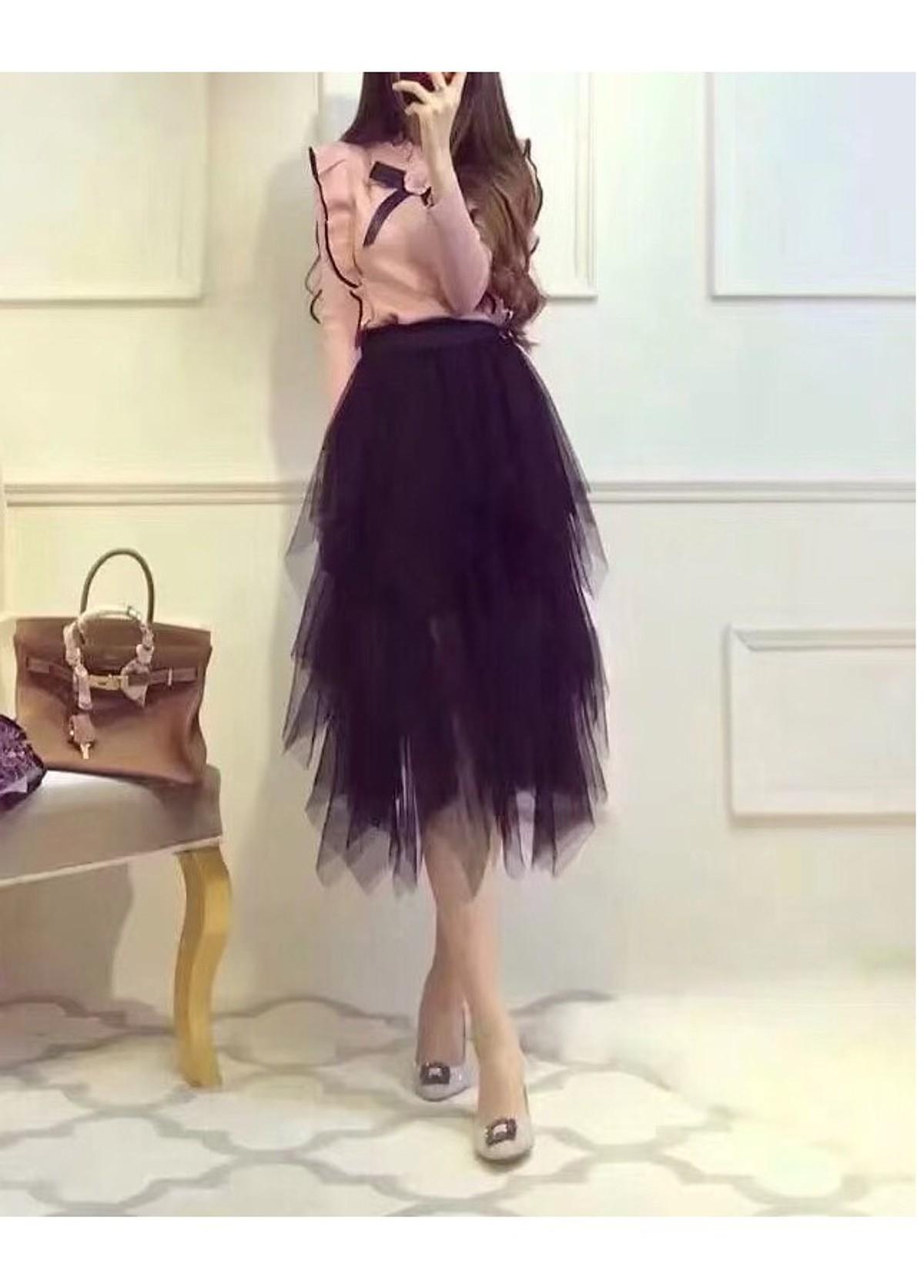 Chân váy tua nhọn nhiều tầng