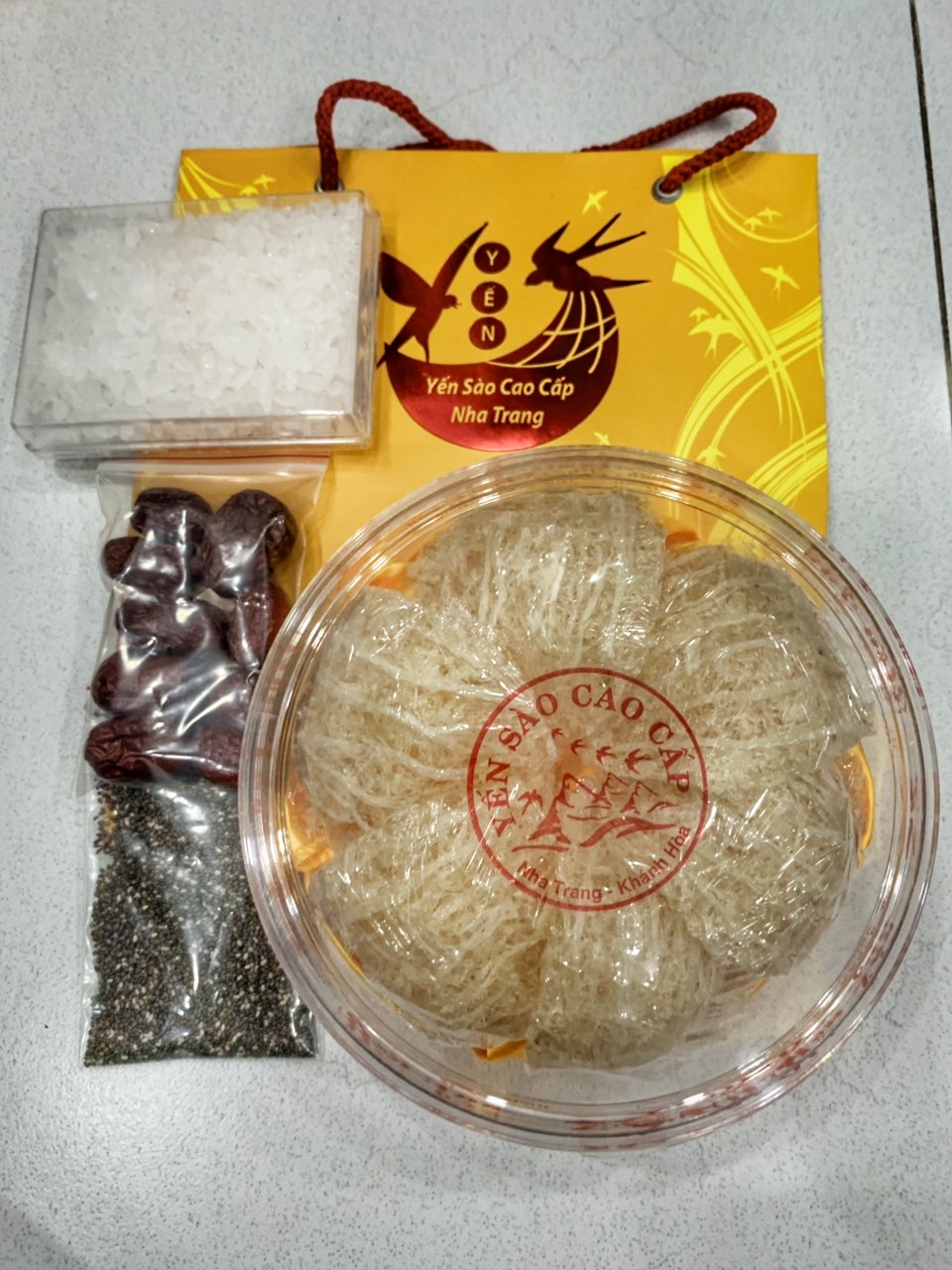 [HCM]Yến sào Khánh Hoà loại bể hộp 50g ( Tặng kèm sách cẩm nang Yến Sào táo đỏ hạt chia  đường phèn)