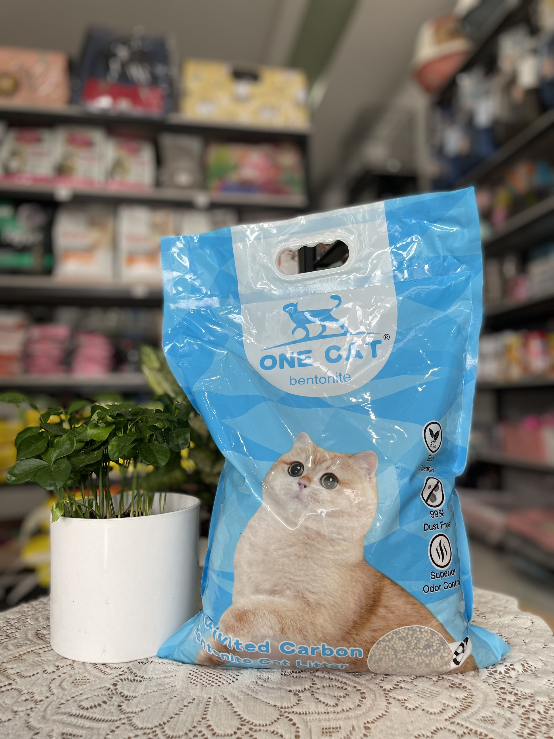 Cát vệ sinh cho mèo One Cat bịch 8L (4KG)