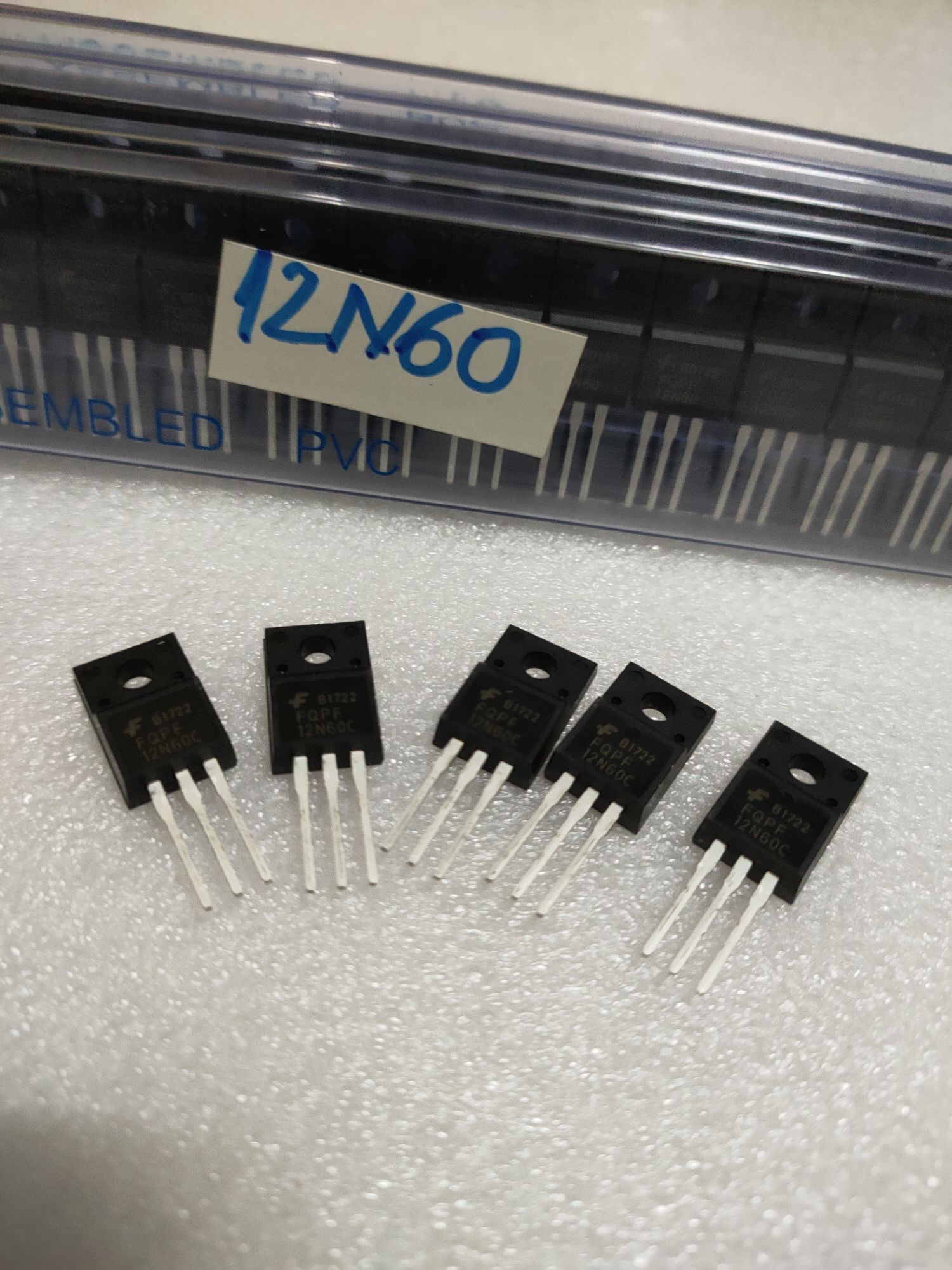 5 Con MOSFET 12N60