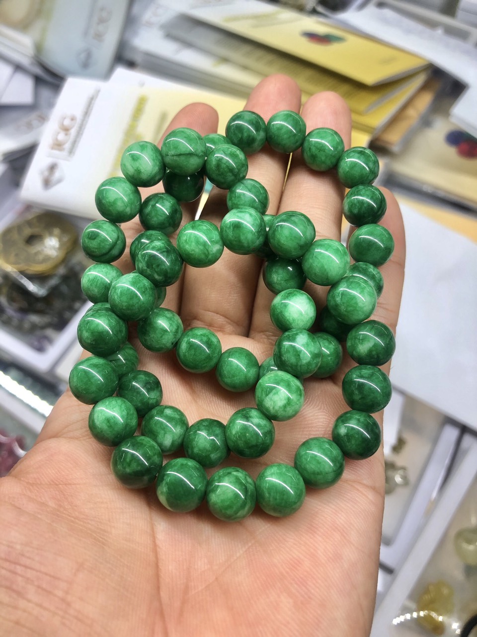 Vòng đeo tay, lắc tay phong thủy đá ngọc cẩm thạch xanh