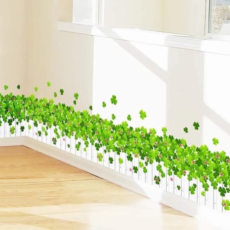 Decal dán chân tường hàng rào cỏ ba lá.