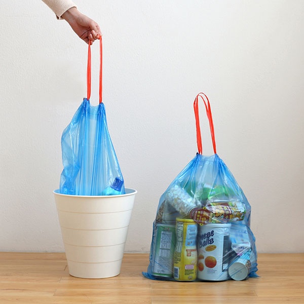 Cuộn túi nilon đựng rác có quai rút.đtvm