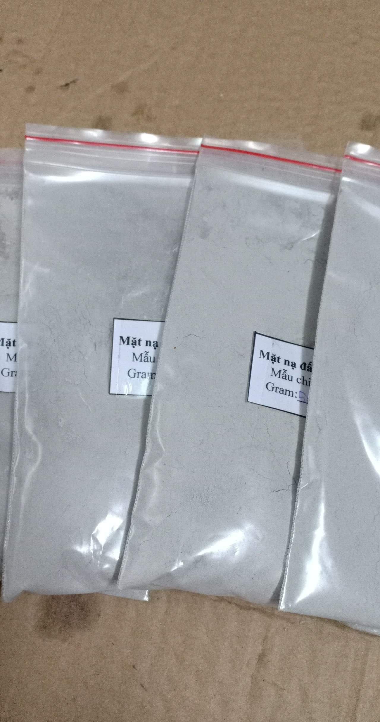 Mặt nạ đất sét Aztec mẫu 200g loại bỏ mụn , thải độc da