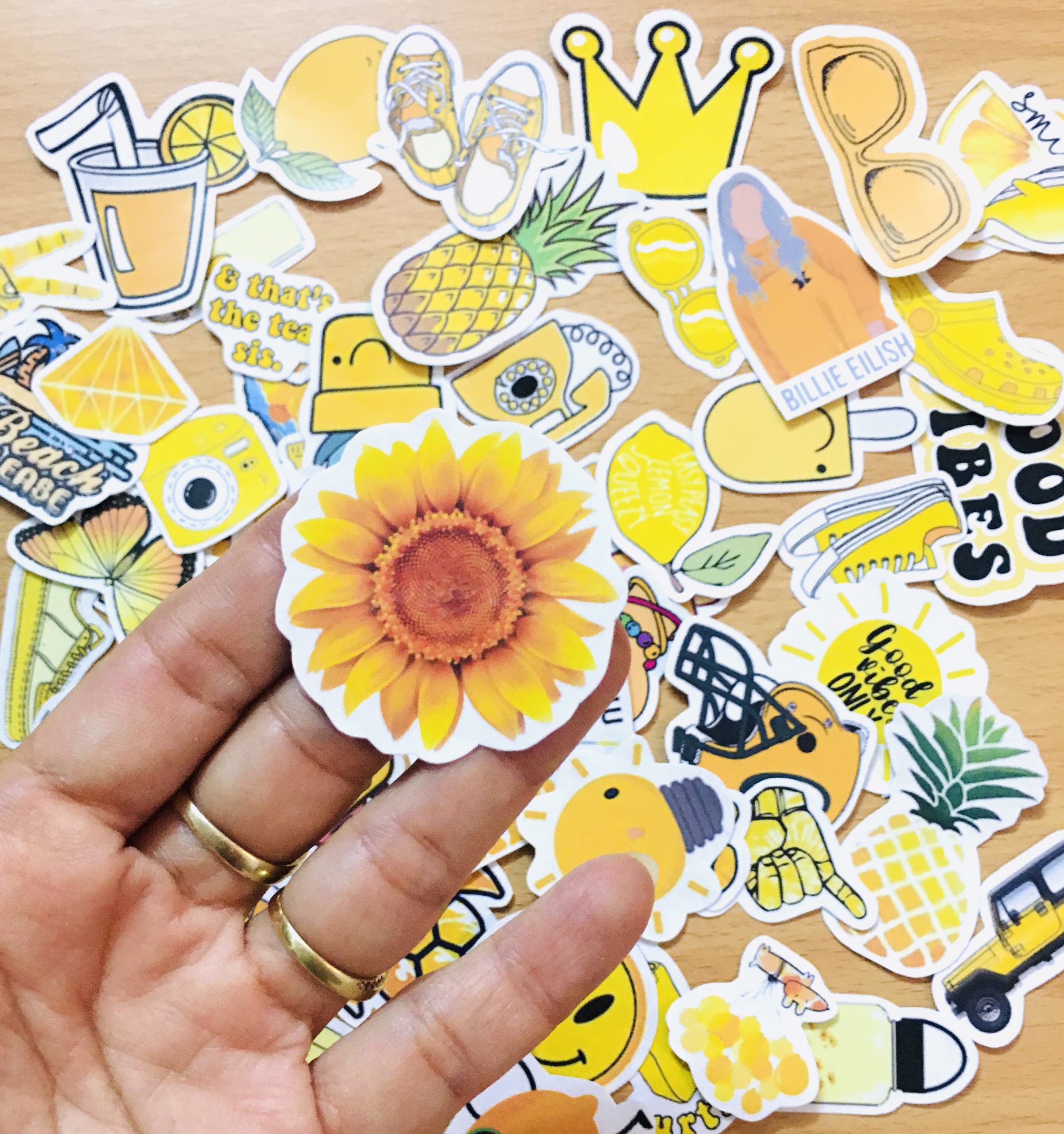 Set 30 đến 80 Sticker chủ đề màu Vàng, yellow ảnh ép lụa