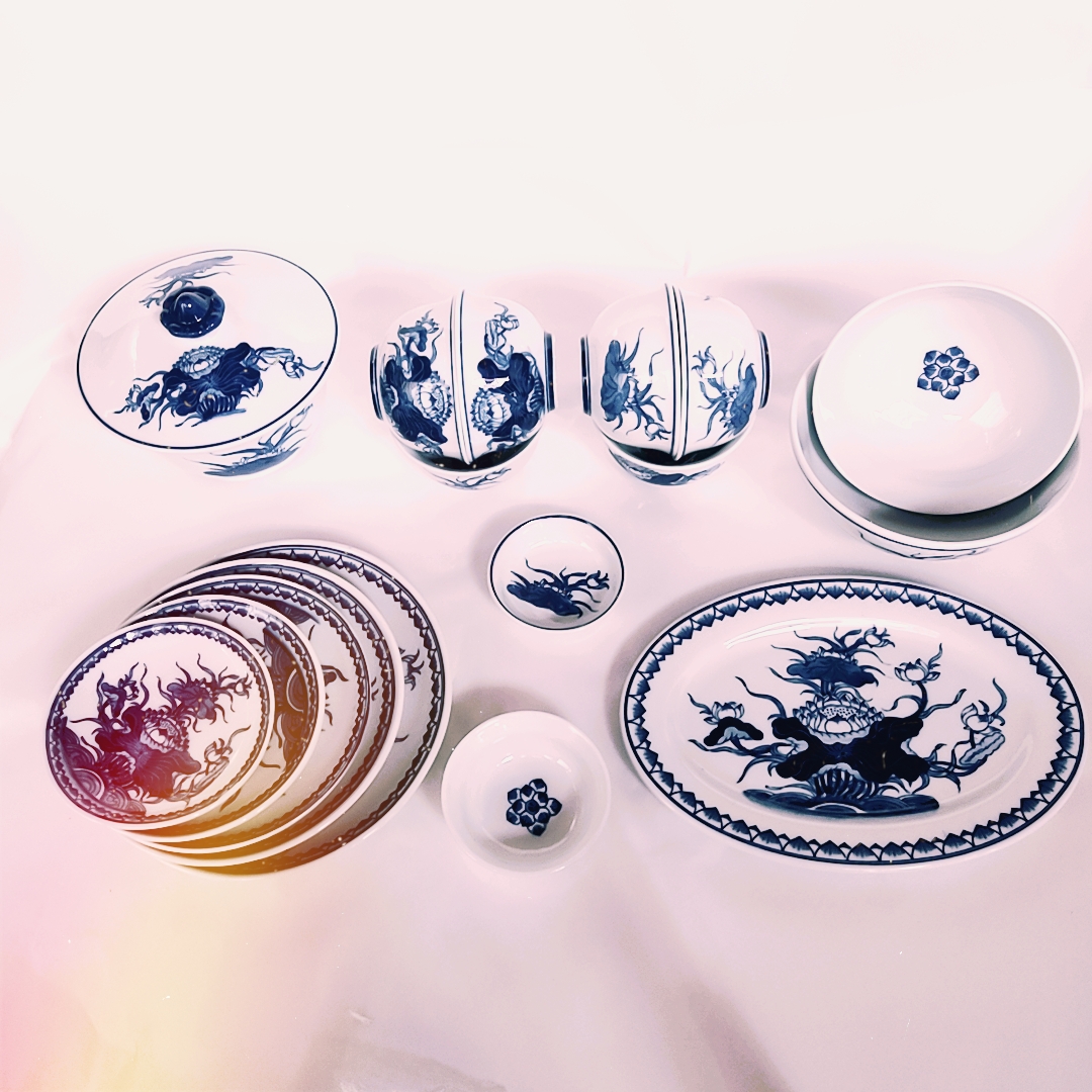 Gốm sứ Bát Tràng - Bộ đồ ăn bằng sứ để thờ