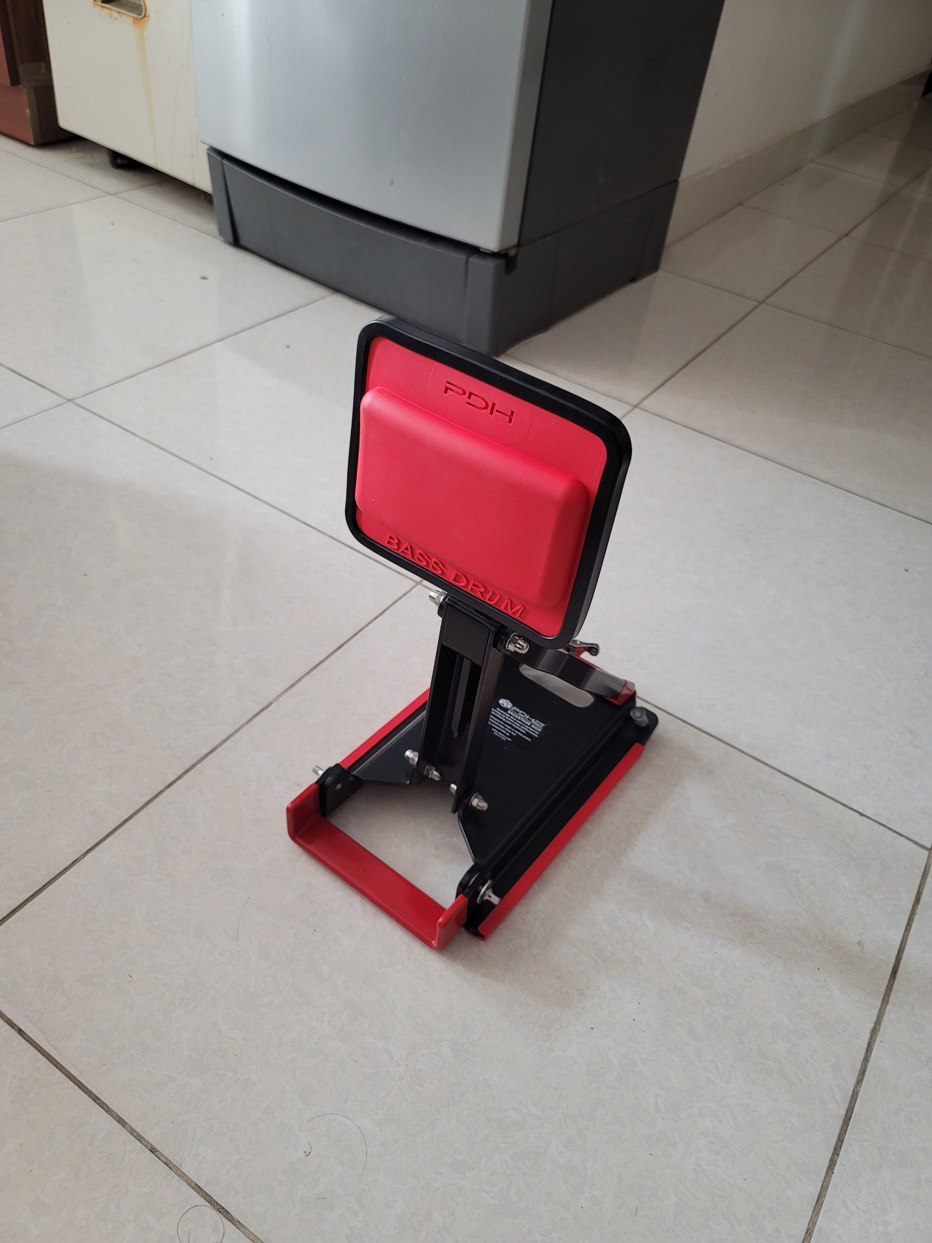Dụng cụ luyện tập chân kick drum