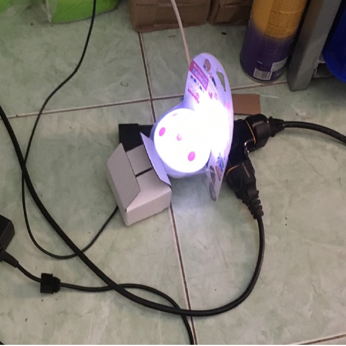 HÌNH CÂY NẤM. ĐÈN NGỦ BÓNG LED CÓ CẢM ỨNG KHI TĂT ĐÈN TỰ SANG. TH075