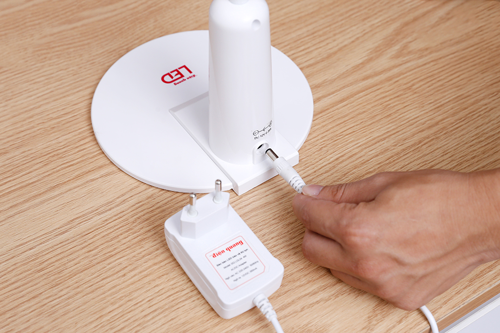 Đèn bàn học Điện Quang ĐQ LDL04 4W