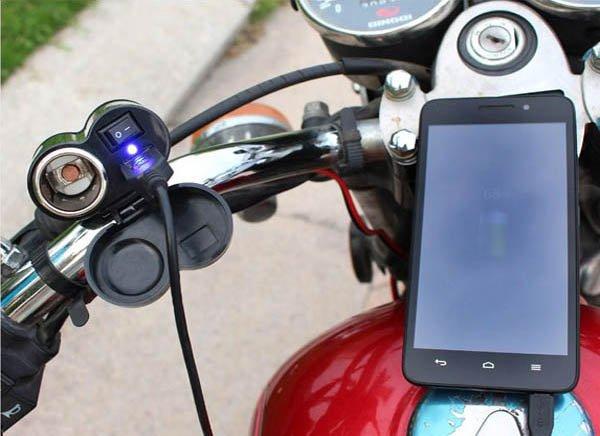 Sạc xe máy có công tắc