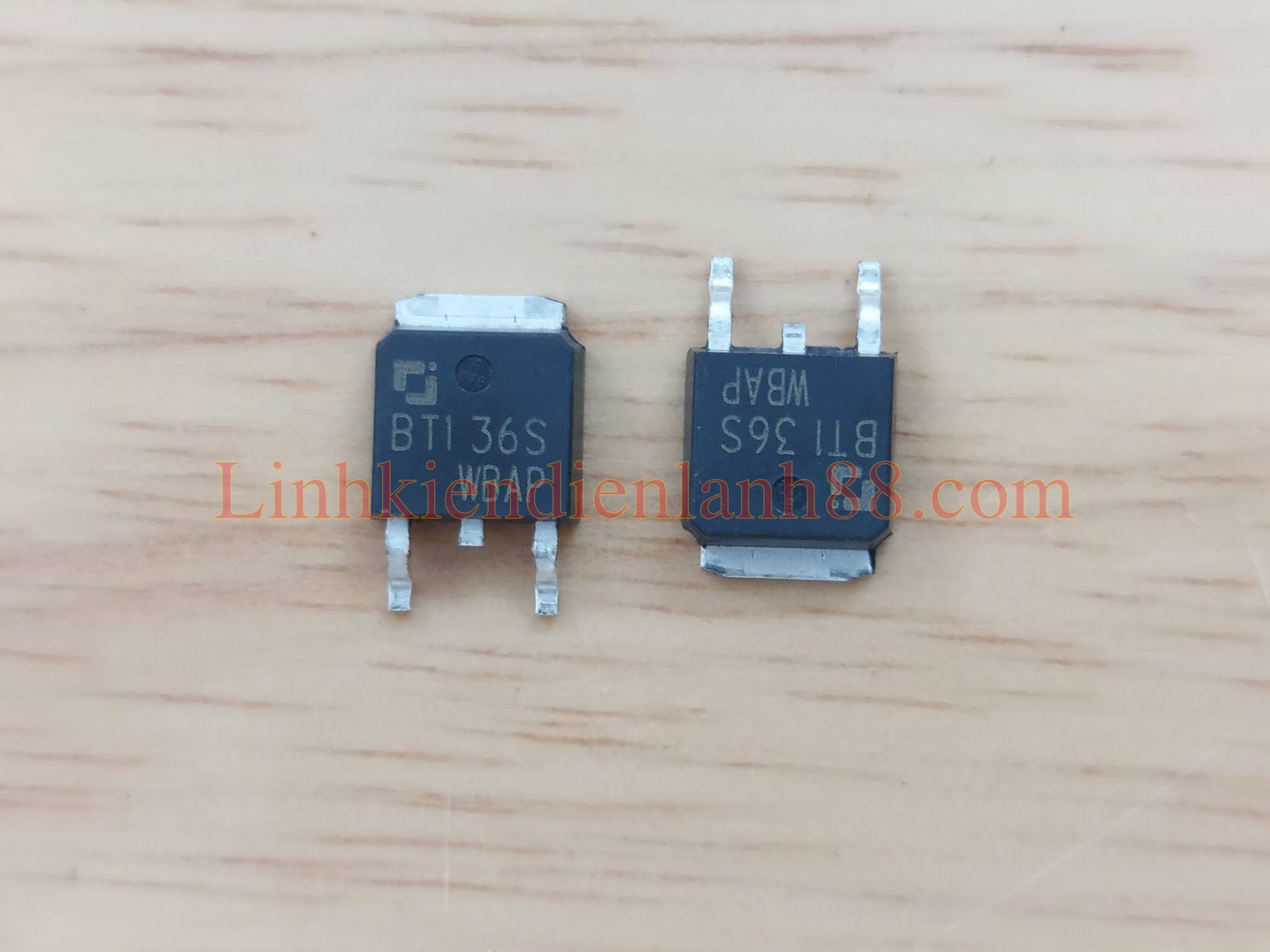 (5 con) Triac dán BT136S BT136 mới 100%