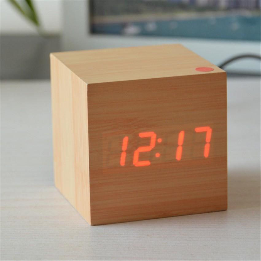 [HCM]Đồng hồ gỗ hình vuông có đèn LED (Màu vàng kem)