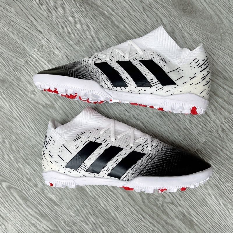 Giày Đá Banh Nemeziz Tango 18.3 Trắng Đen