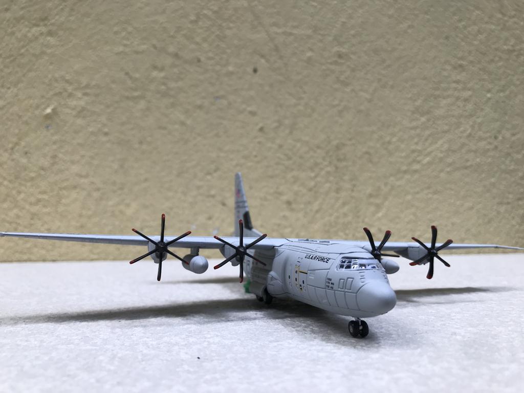 [HCM]Mô hình Máy bay AC-130A  1:200