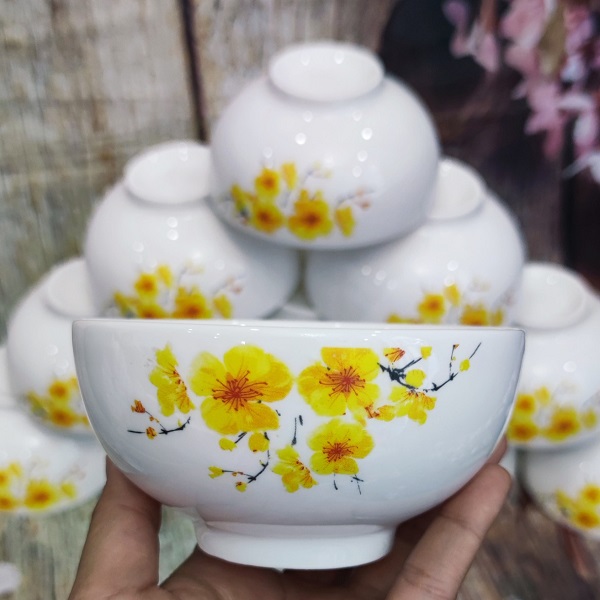 chén sứ trắng hình hoa mai - chén sứ trắng