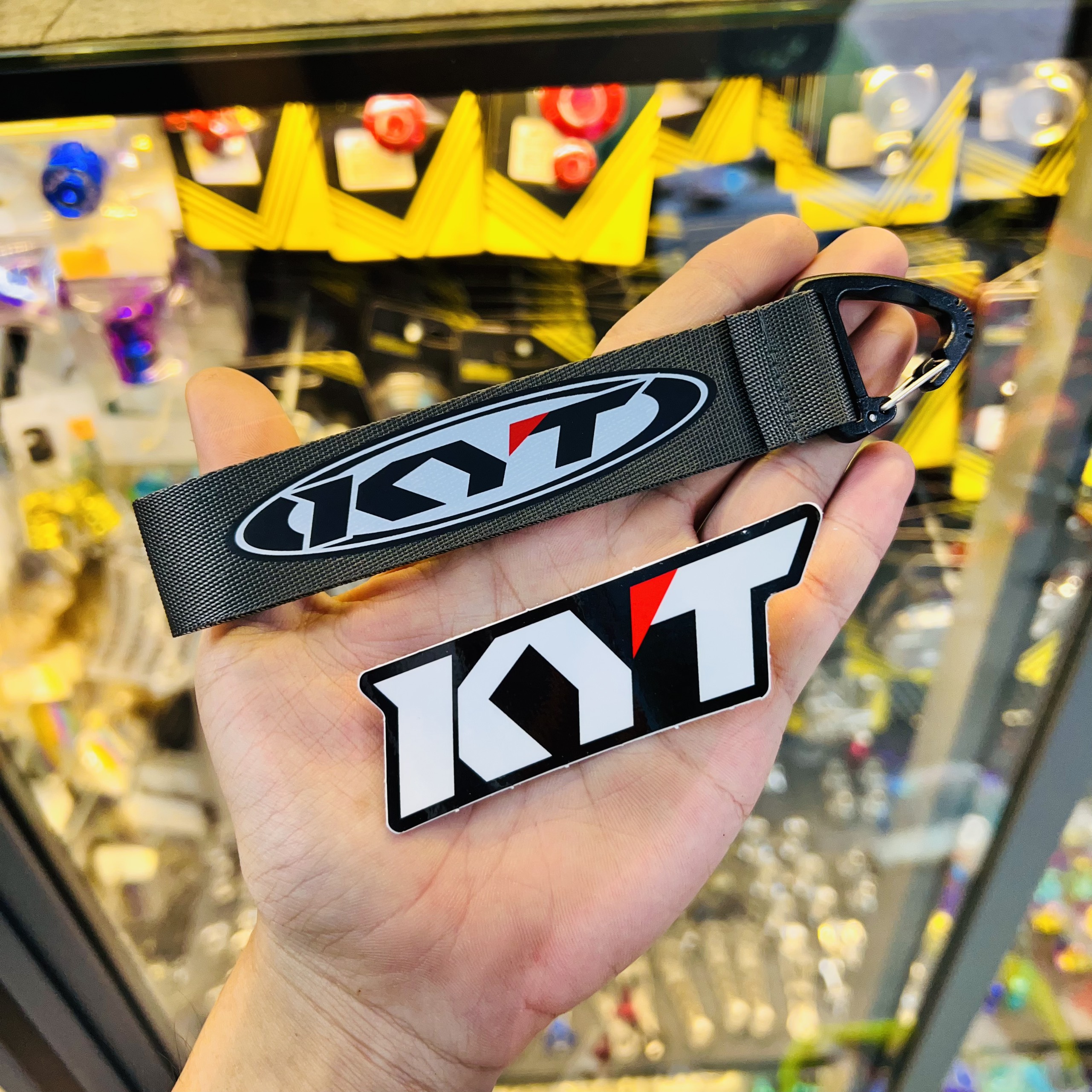 Móc Khóa Dây KYT/Tem