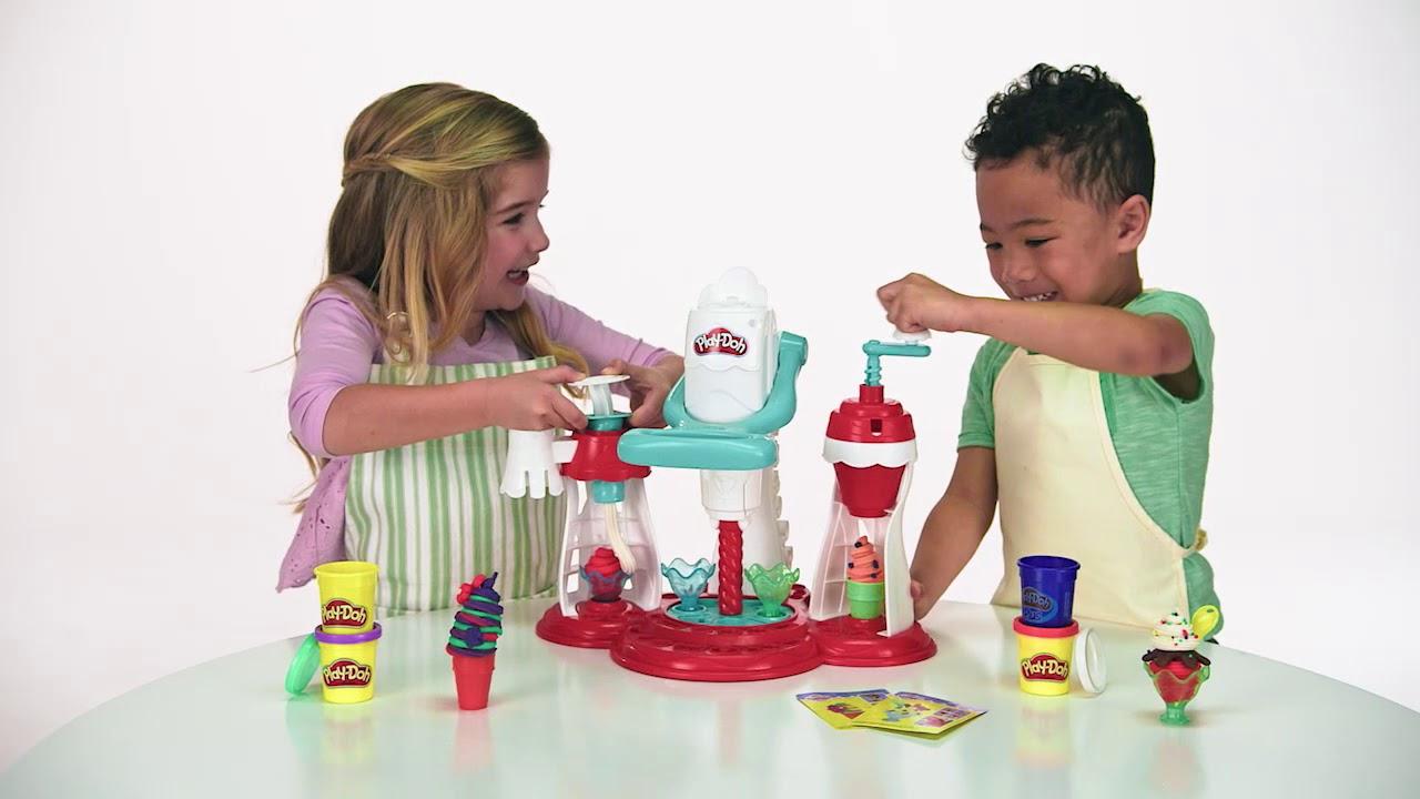 Bộ đồ chơi đất nặn máy làm kem thần kỳ Play Doh