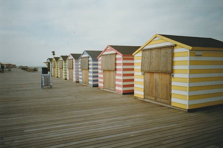 Film Kodak ColorPlus 200 Indate Rẻ