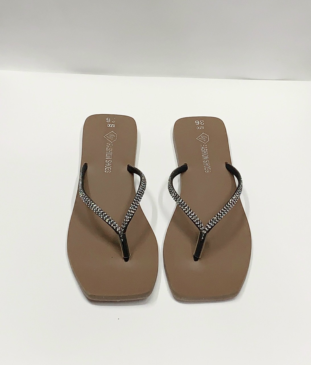 Dép xỏ ngón đính đá lấp lánh