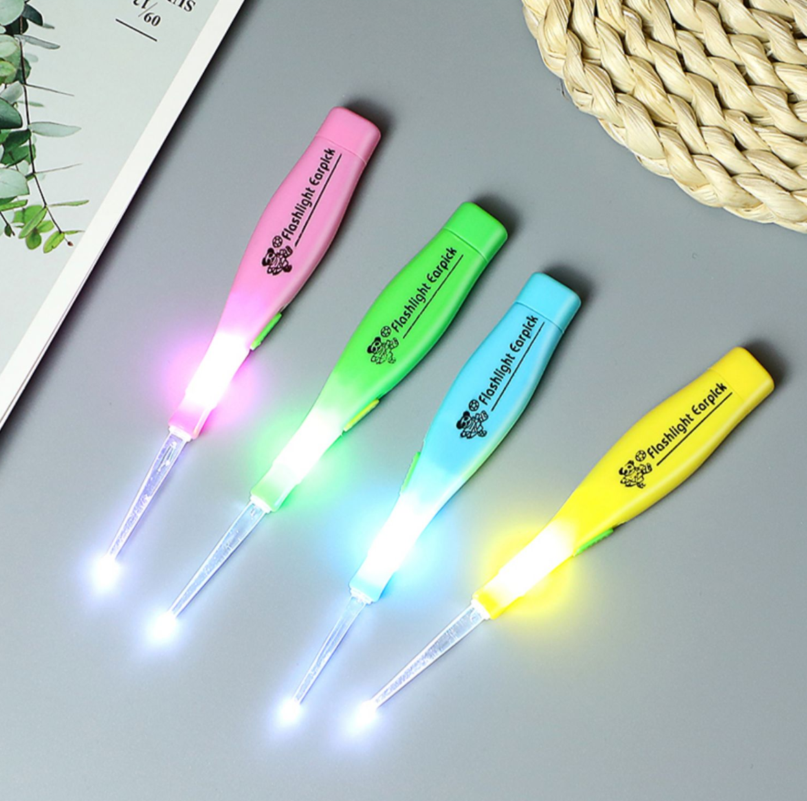 Bộ dụng cụ lấy ráy tai có đèn cho bé