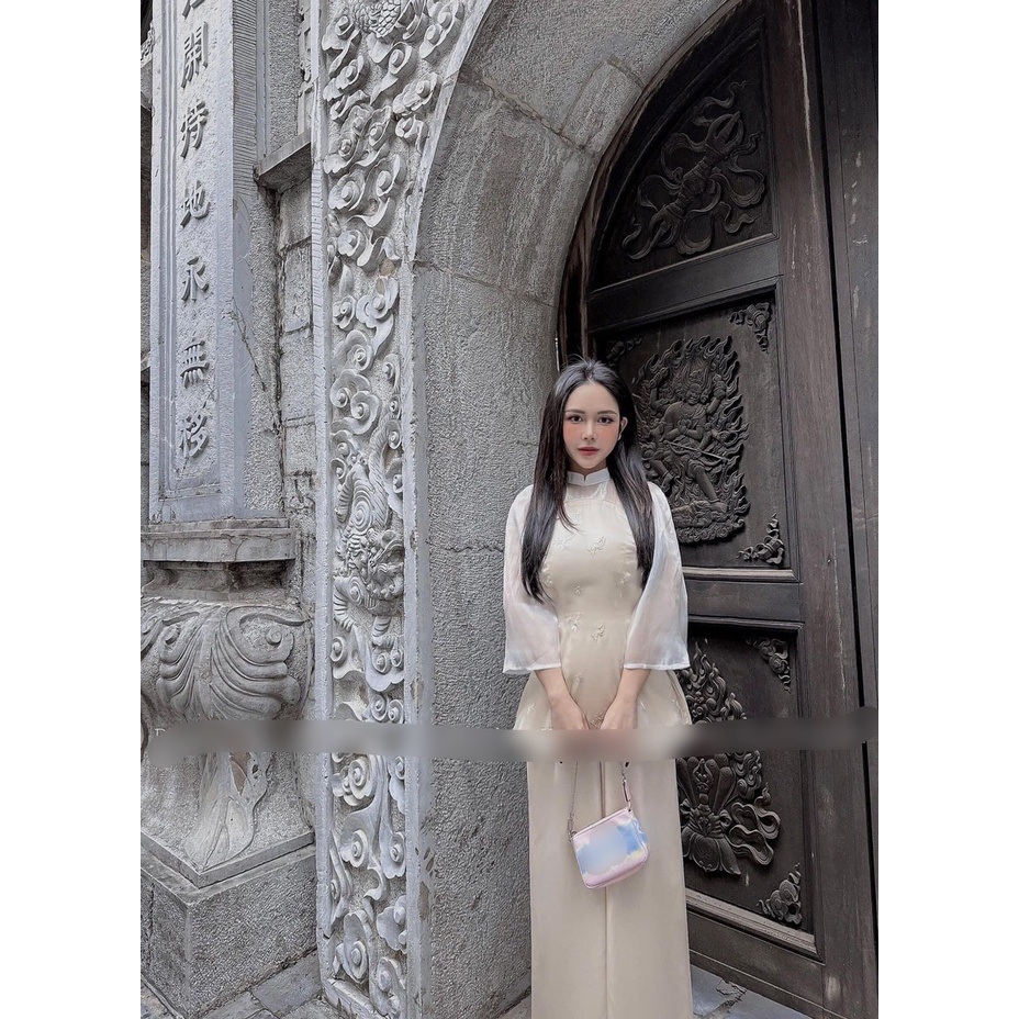 Set lam hoa thêu hồng phối voan tơ