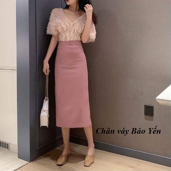 Chân váy midi suông màu hồng phấn xẻ sườn