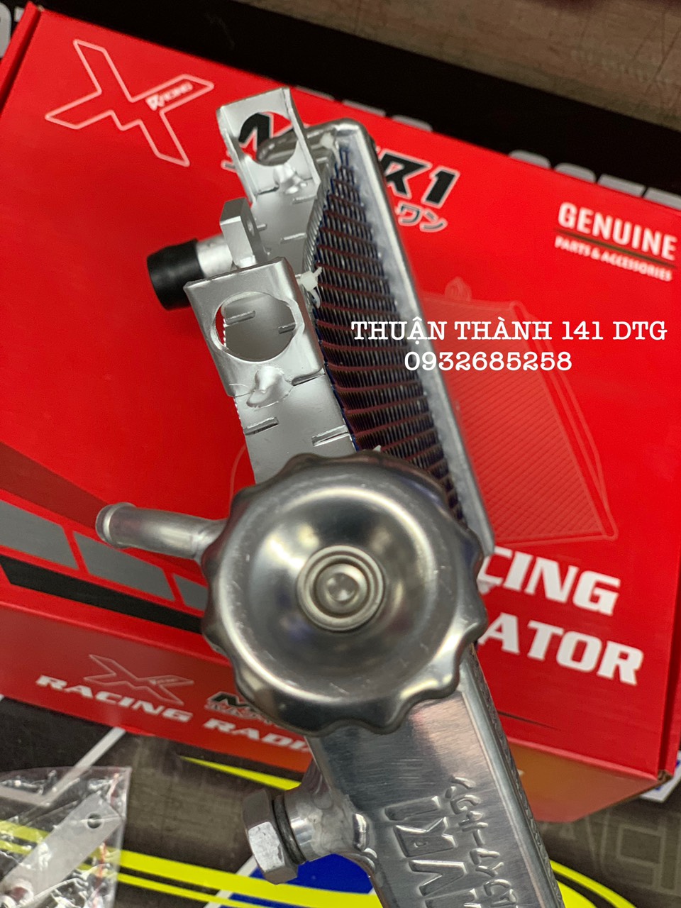 KÉT NƯỚC CONG X1R LƯỚI TITAN XE WINNER / SONIC