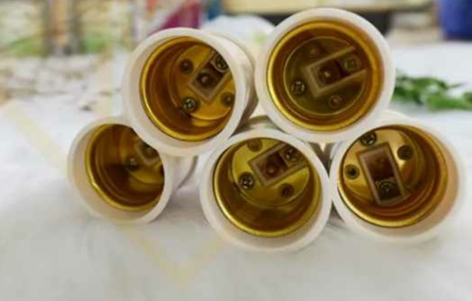 Đuôi đèn e27 không dây trắng -đen