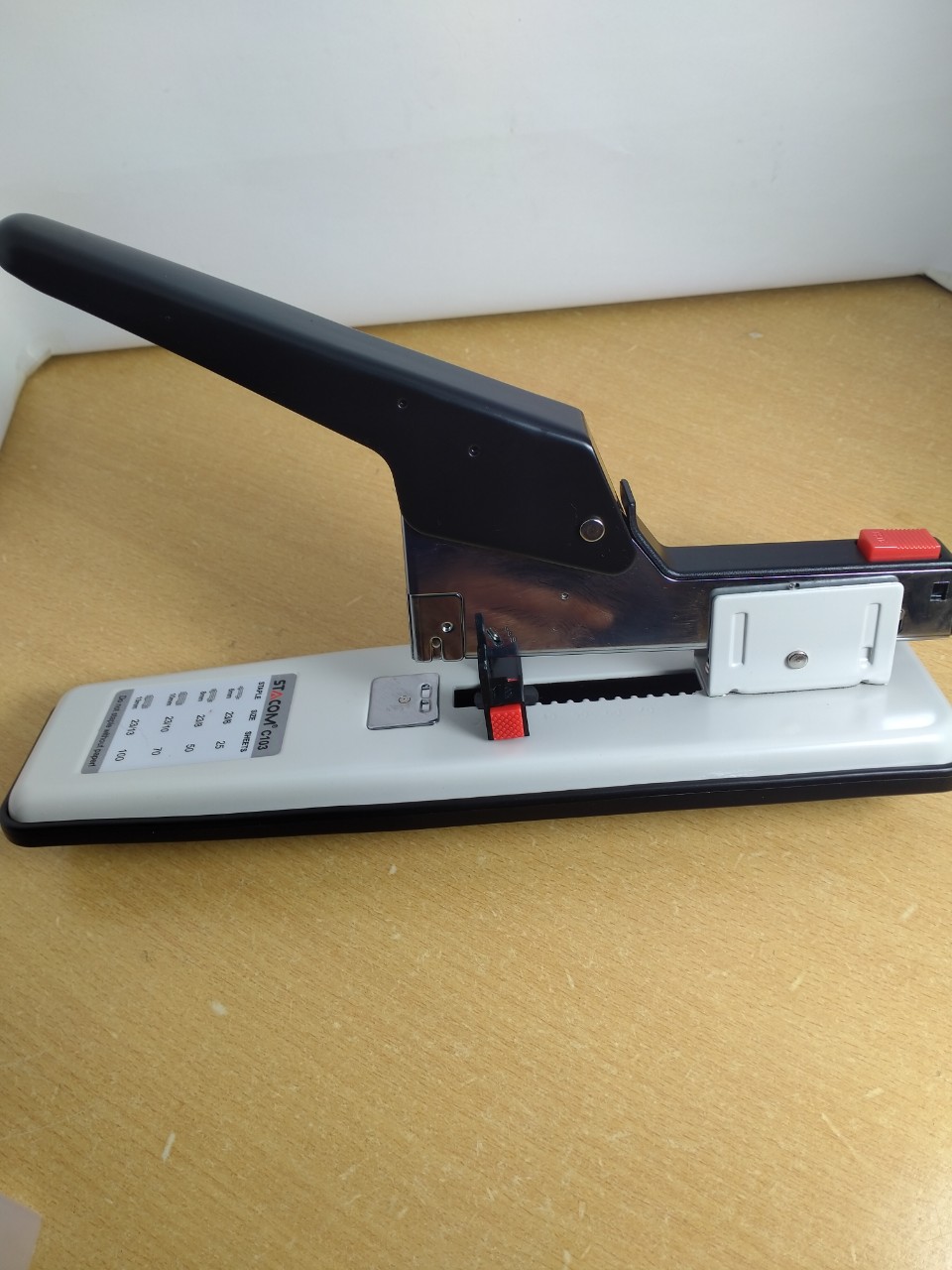 DẬP GHIM CỠ LỚN (100 TỜ) STACOM C103