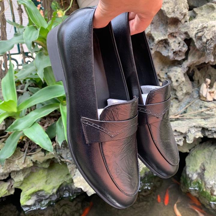 Giày lười nam da bò nhăn hình cánh rơi (ĐEN)