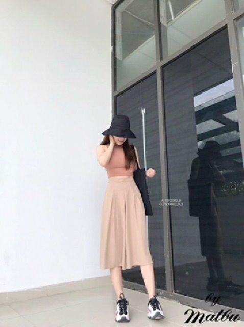 Quần đũi lửng ống rộng xếp ly