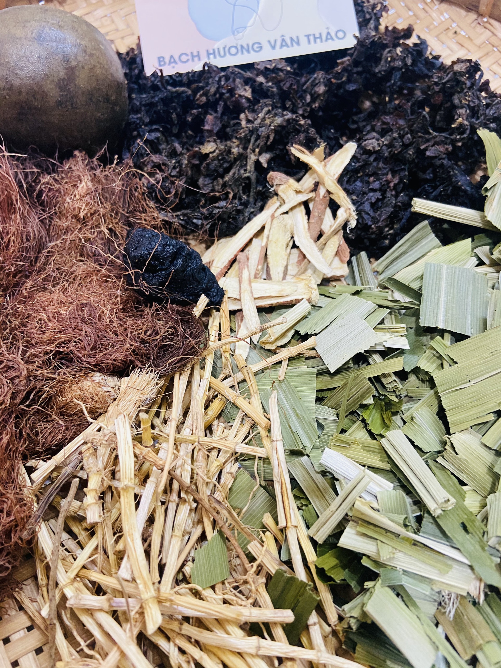 TRÀ THẢO MỘC SÂM BÍ ĐAO HẠT CHIA/SÂM RONG BIỂN( Tăng đề kháng, đẹp da,giải nhiệt, thanh lọc cơ thể)