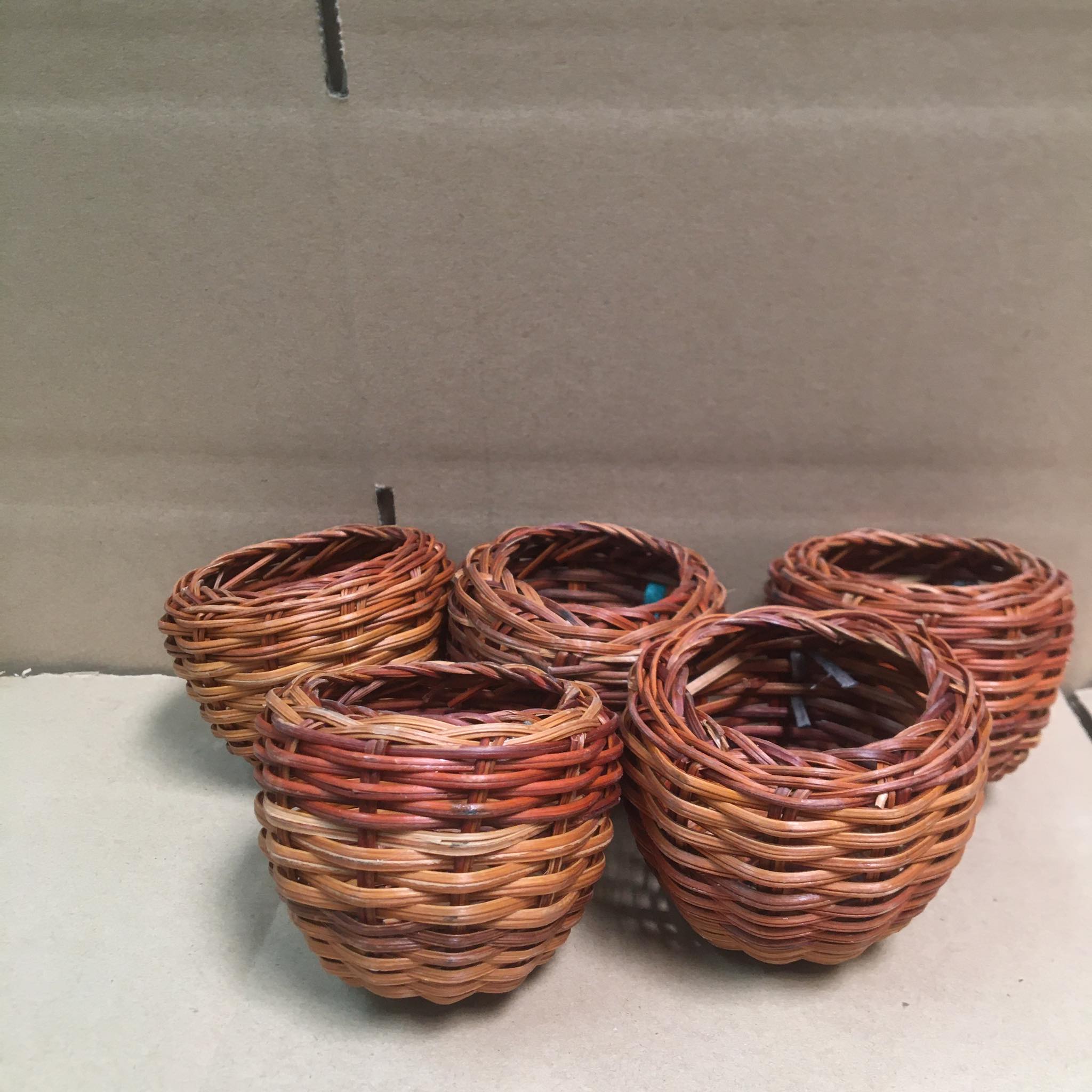 Cóng mây đựng thức ăn dành cho cu gáy x10 cái