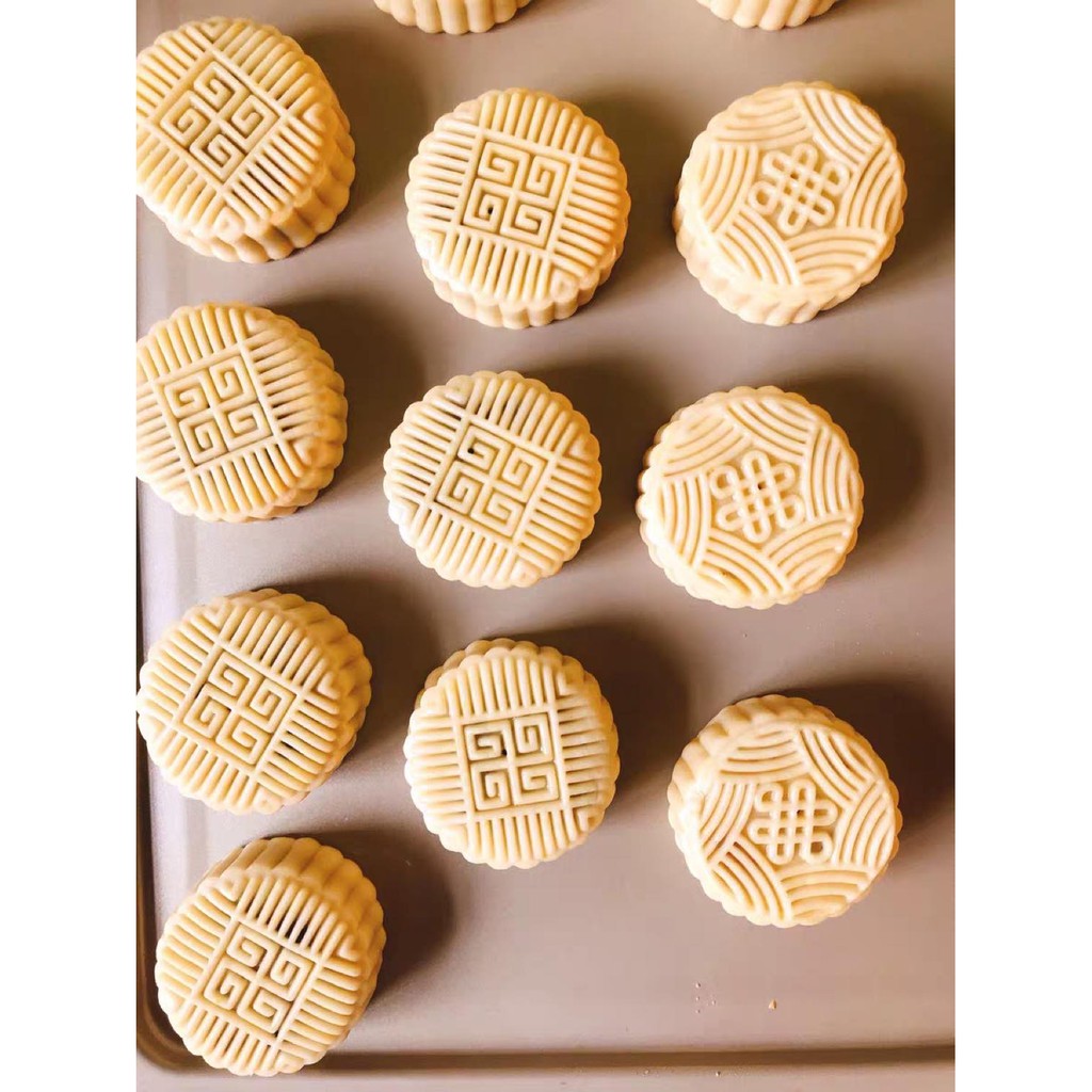 Khuôn Trung Thu lò xo 150g 4 mặt