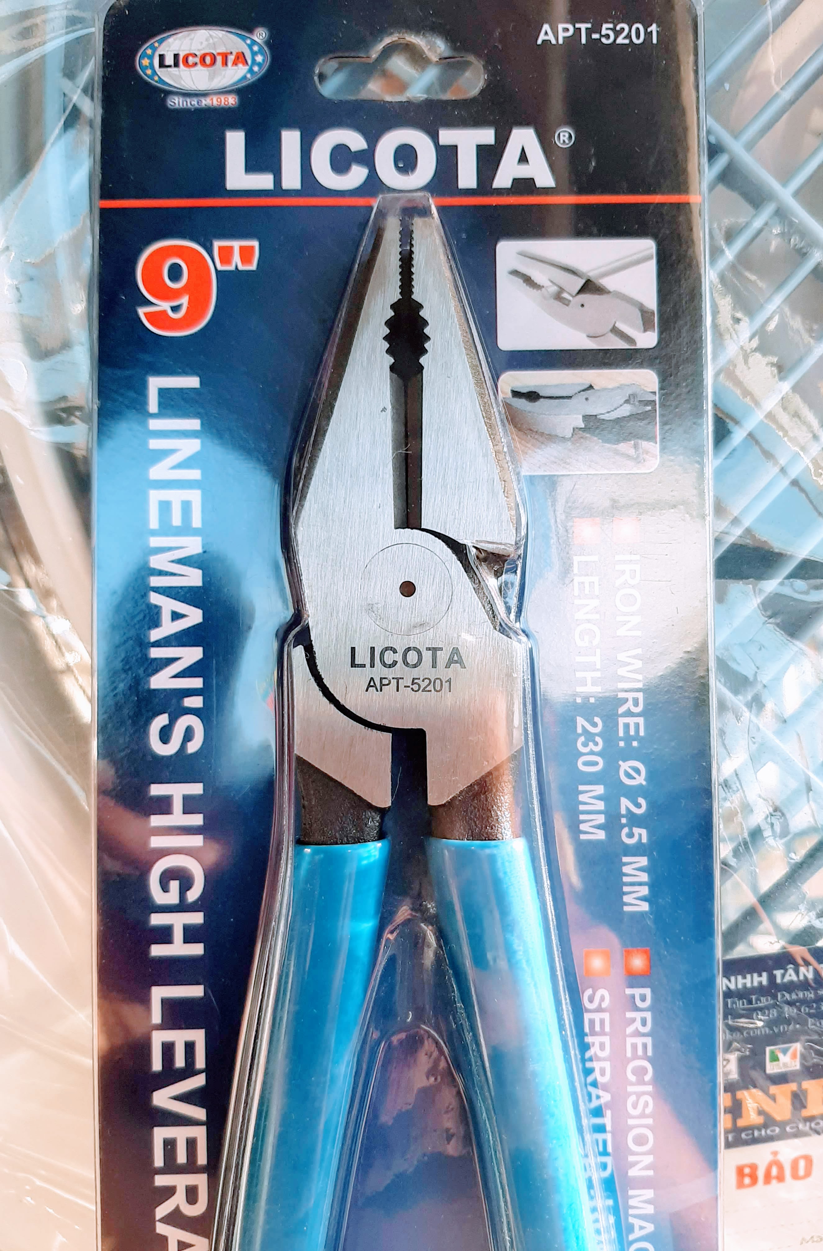 Kìm Điện LICOTA 9 inch Chuyên Dụng Cho Điện Lực APT-5201