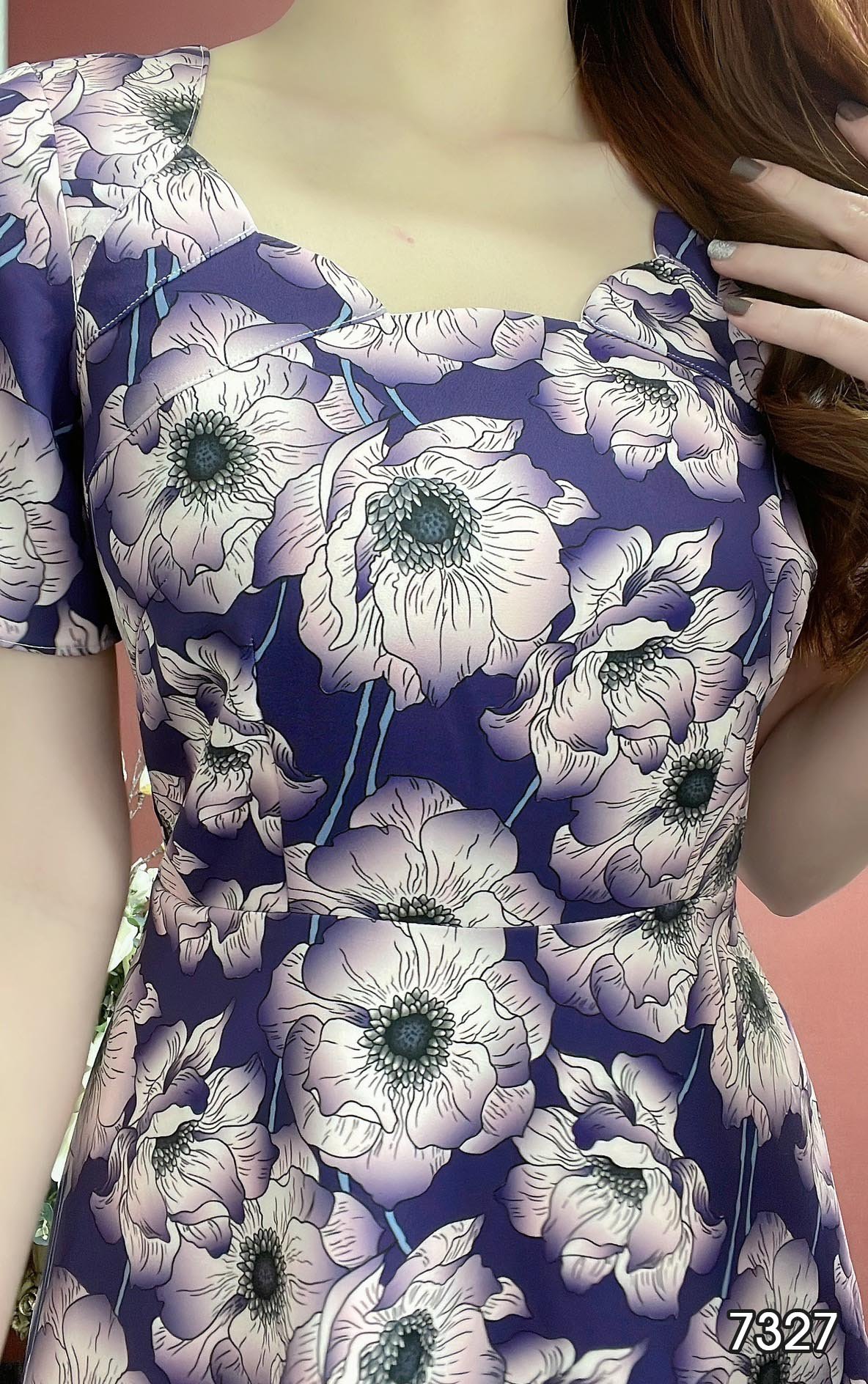 Đầm EMY EM7327 Xoè Tím Cổ Cách Điệu