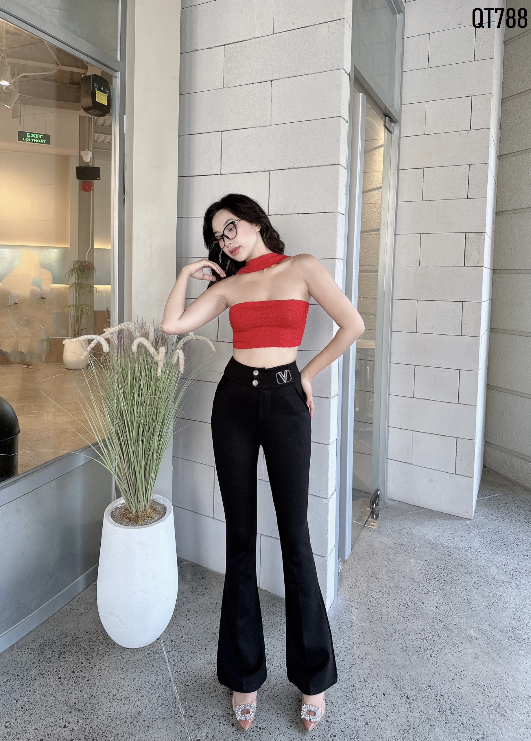Quần tây nữ 2 nút gắn tag chữ V chất lụa thun co giãn QT788