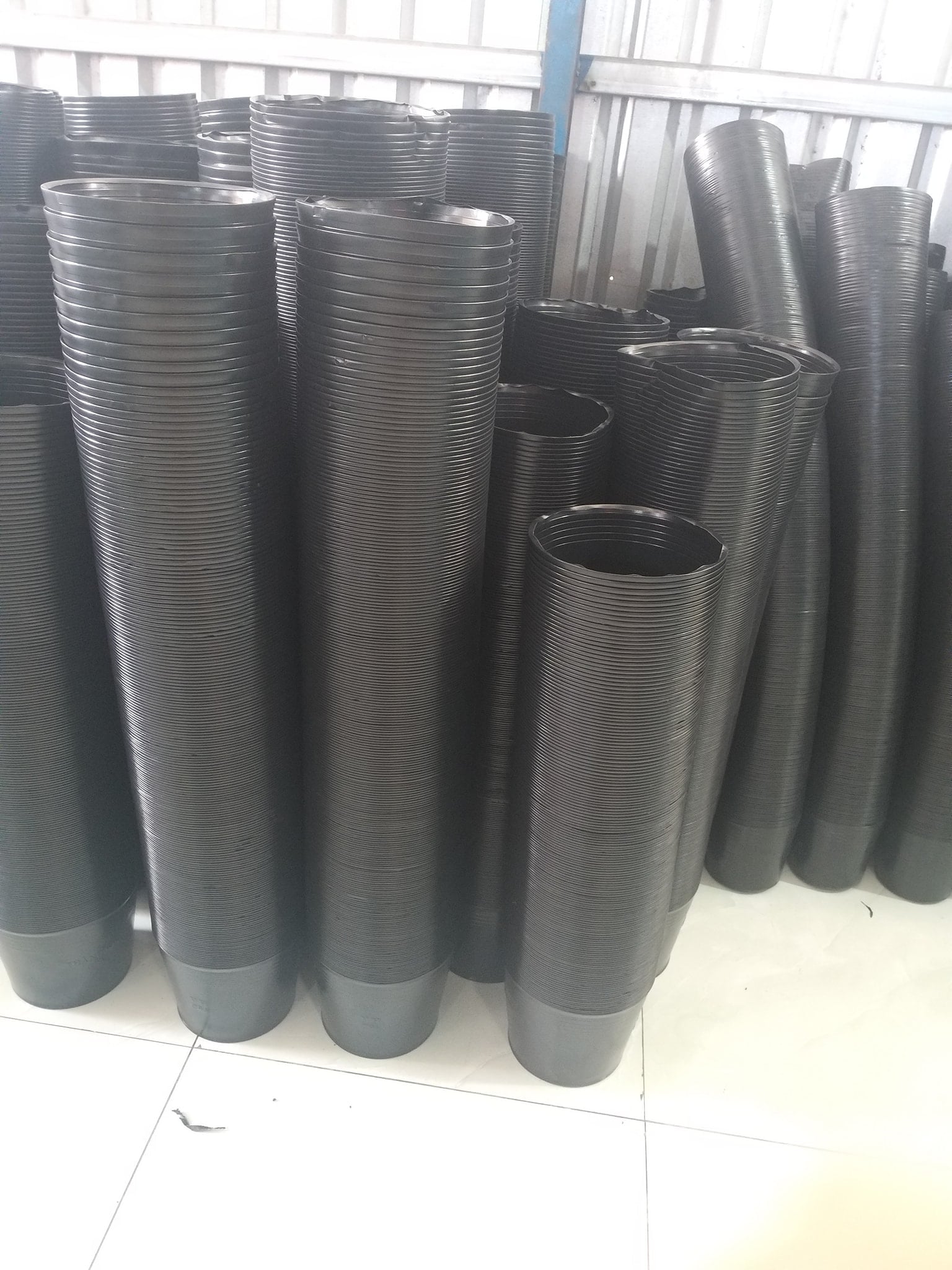 Chậu nhựa mềm đen thành đạt nhiều size ( bộ 10 chậu )