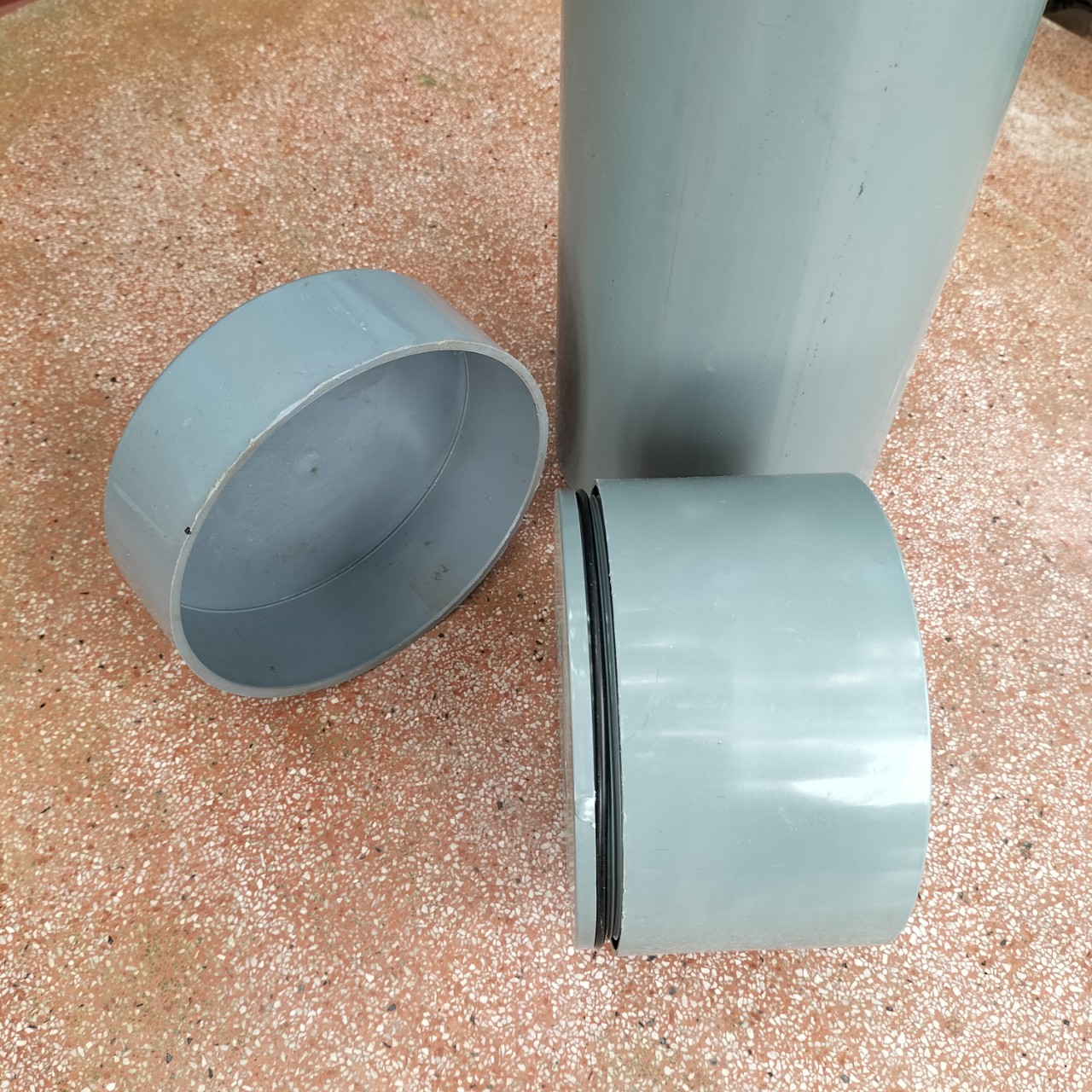 Com bo 1 bịt xả ,1 bịt trơn và 50 cm ống phi 160