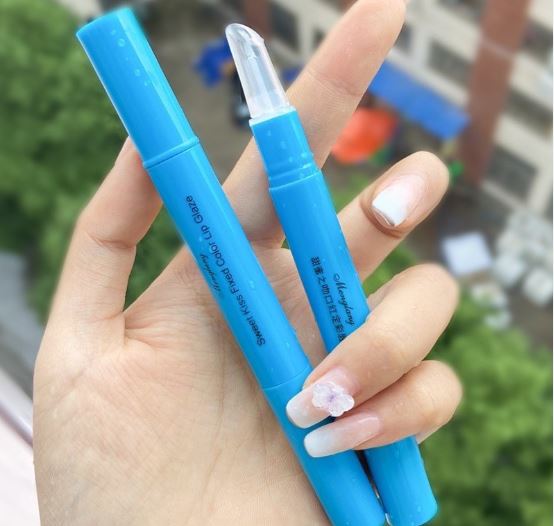 Gel khóa son môi thần thánh